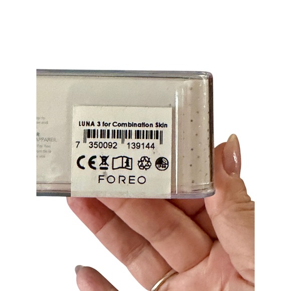 New FOREO LUNA 3 Facial Cleansing & Firming Device – Combination Skin - Picture 7 of 7